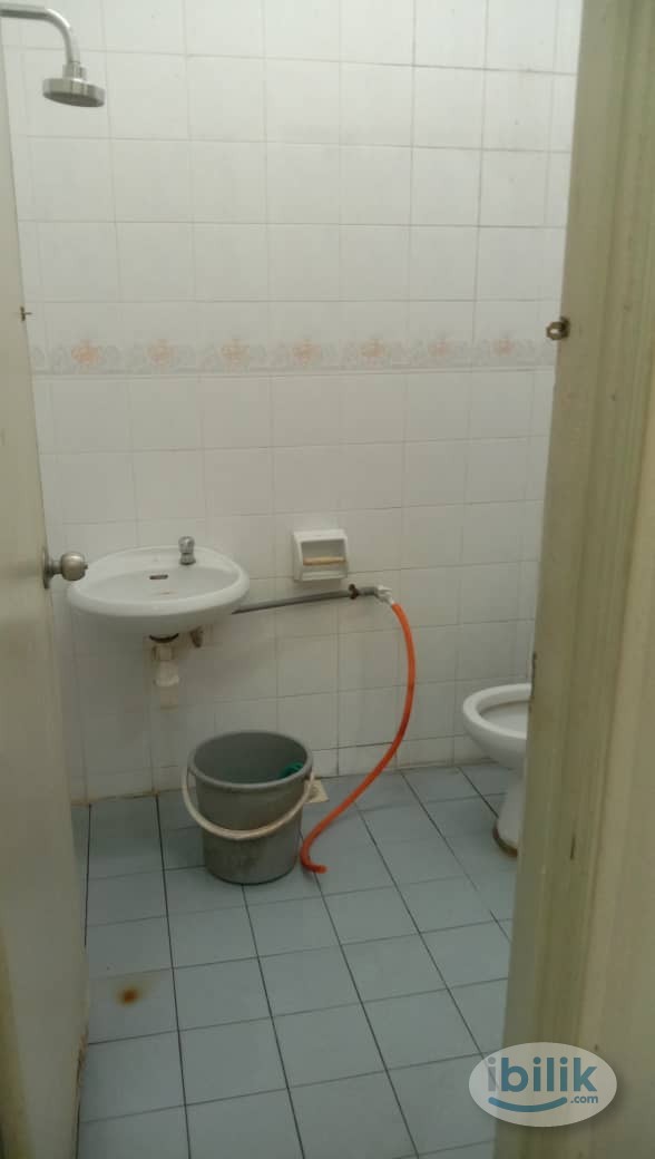 Single Room at DESA MELATI NILAI N9 - Image 3