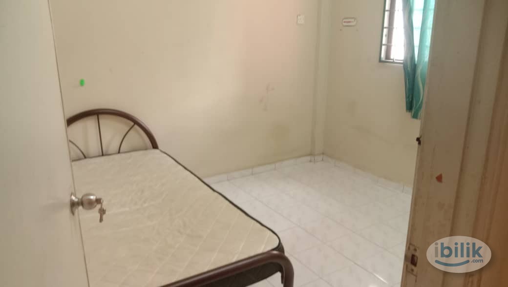 Single Room at DESA MELATI NILAI N9 - Image 5