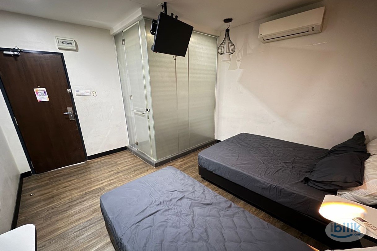 Beside KESAS Highway 🛣️ Co Living Hotel Unit with Private Bathroom @ Shah Alam 🚆Nearby Kota Kemuning, Gamuda Walk Mall - Image 1