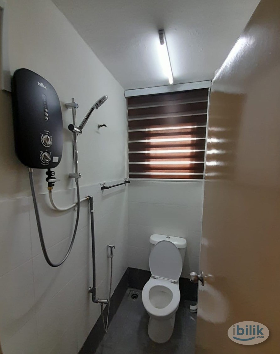 🔥Single Room For Rent🔥NEARBY🚗COLUMBIA ASIA HOSPITAL BUKIT RIMAU,NSK SUPERMARKET TAMAN SRI MUDA,HICOM INDUSTRIAN PARk - Image 5