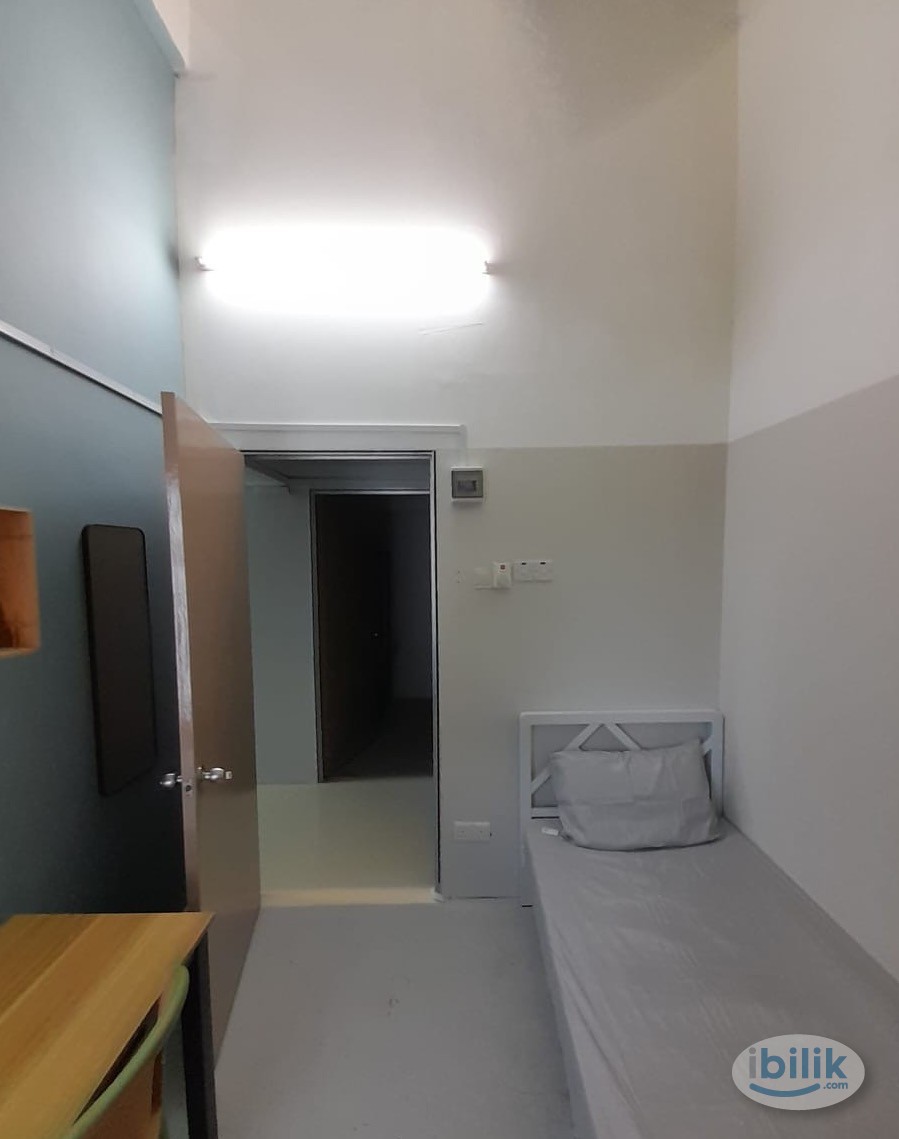 🔥Single Room For Rent🔥NEARBY🚗COLUMBIA ASIA HOSPITAL BUKIT RIMAU,NSK SUPERMARKET TAMAN SRI MUDA,HICOM INDUSTRIAN PARk - Image 1