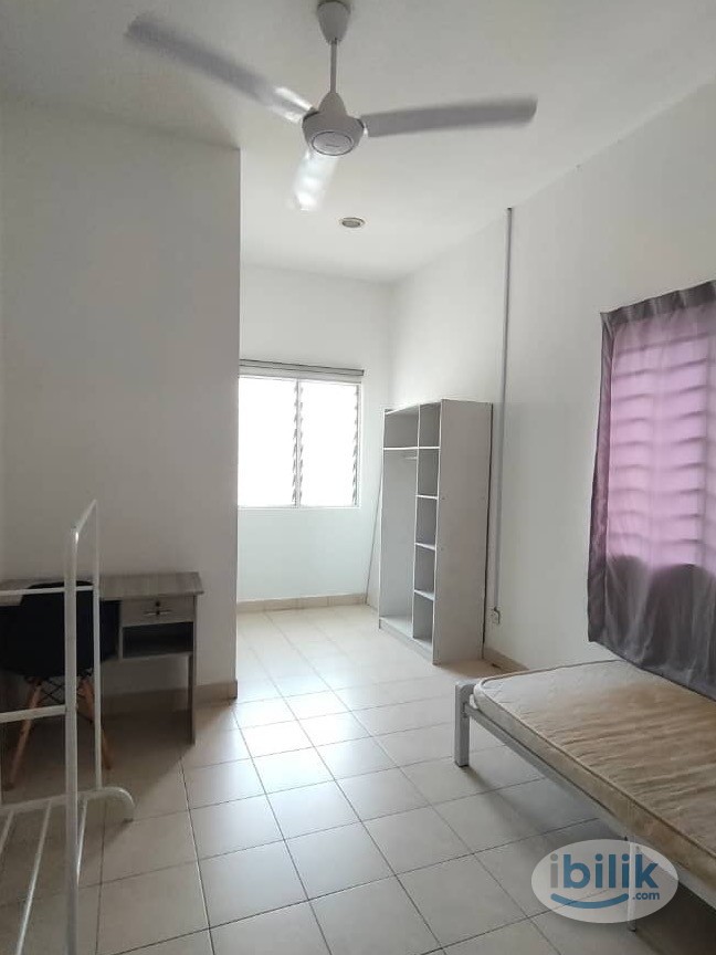 Middle Room at Setia Alam, Shah Alam - Image 1