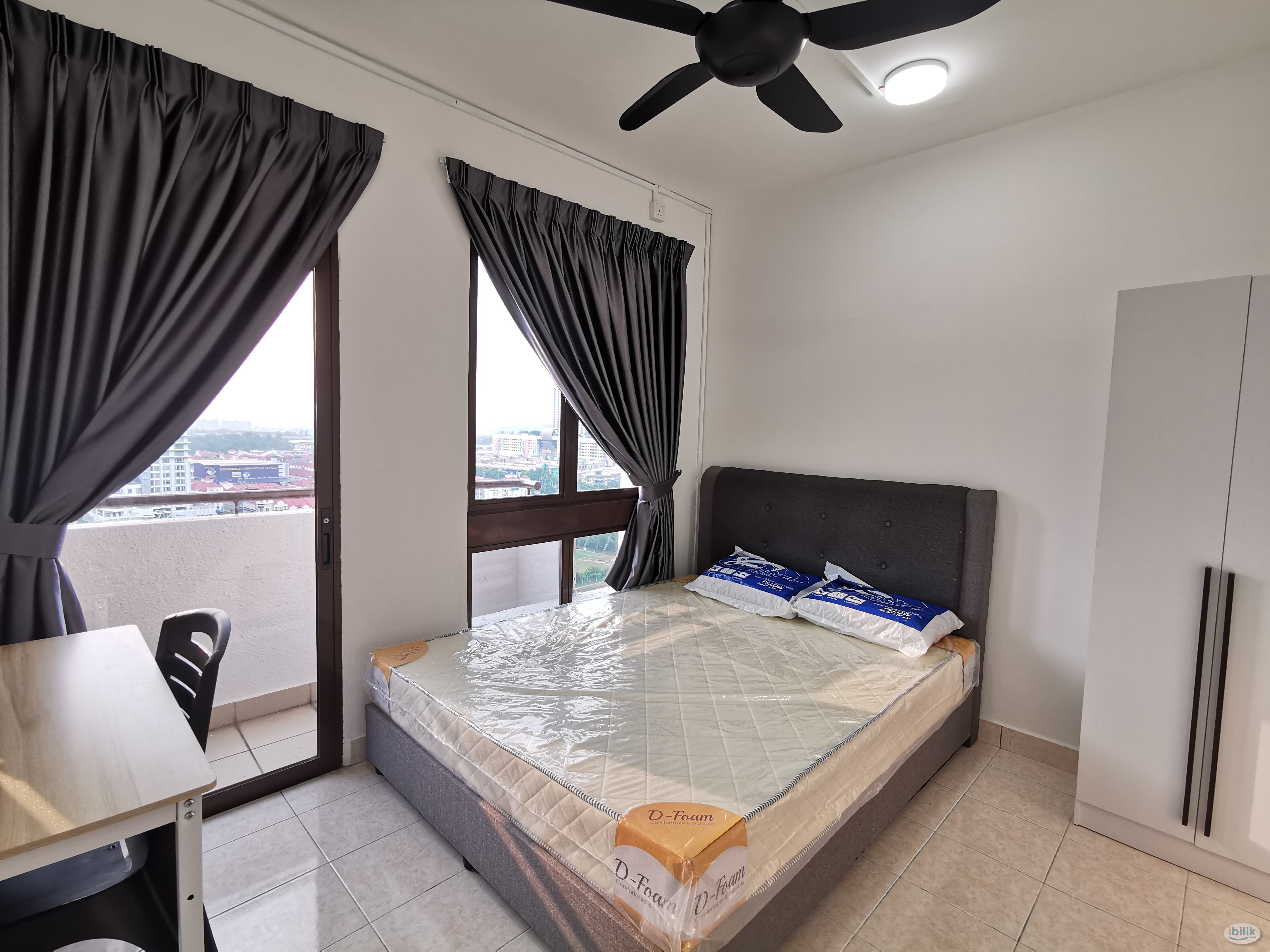 Only 8 minutes walking distance to MRT Surian Middle Room at Palm Spring, Kota Damansara - Image 1