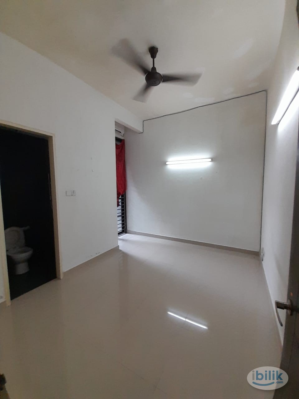 🤩 Available Middle Room with Private Bathroom for Rent at Alam Impian,Shah Alam with High Speed WI-FI & Cleaning Service - Image 3