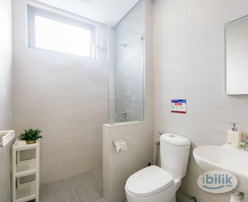 Middle Room at Astetica Residences, Seri Kembangan - Image 1