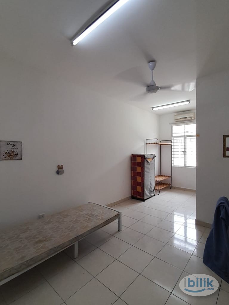 Middle Room at Setia Alam, Shah Alam - Image 1