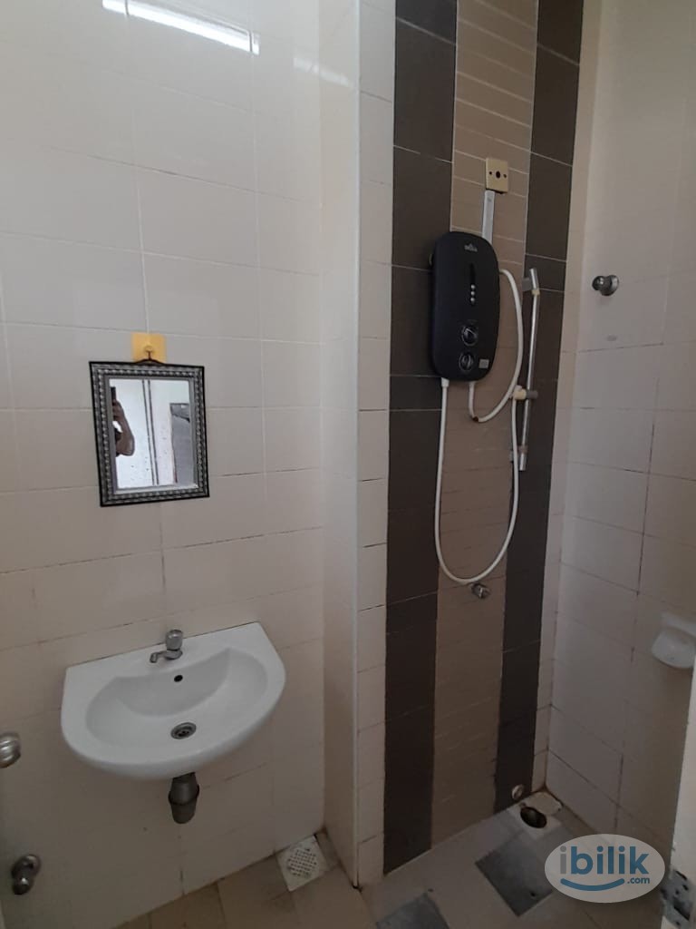 Middle Room at Setia Alam, Shah Alam - Image 2