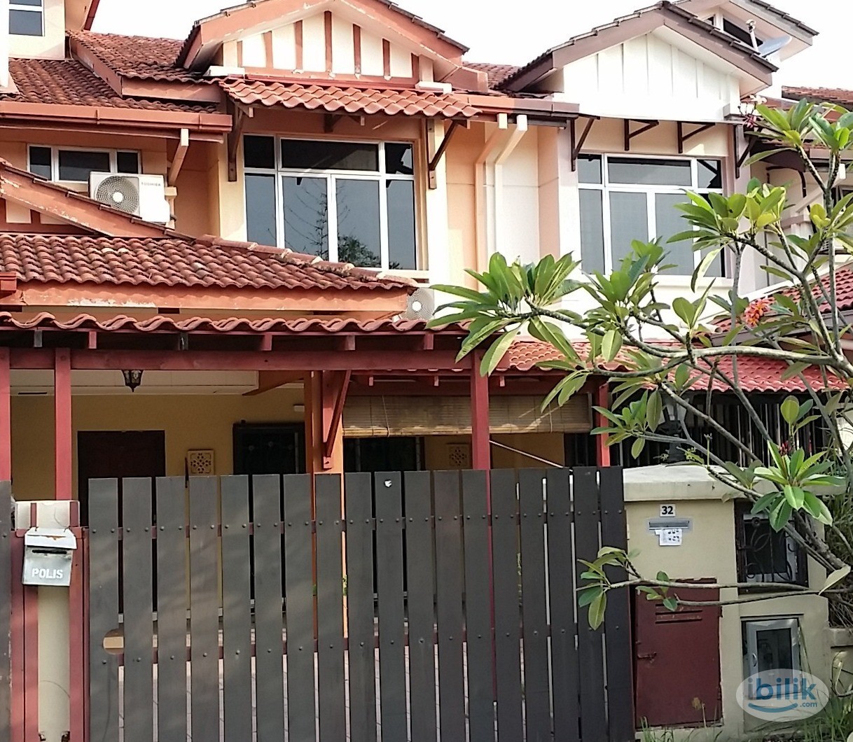 Middle Room at Bandar Botanic, Klang - Image 1