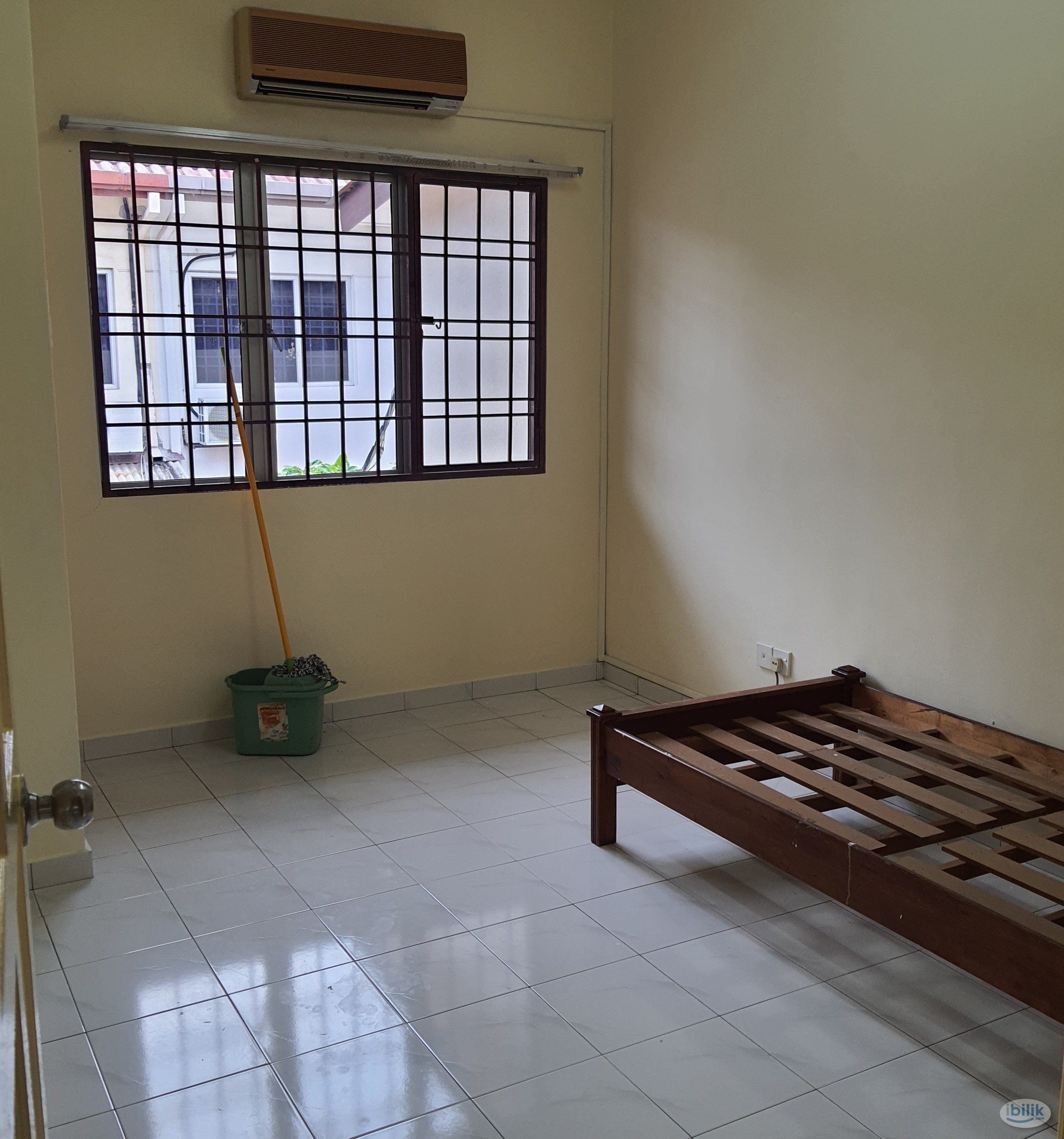 Middle Room at Bandar Botanic, Klang - Image 2