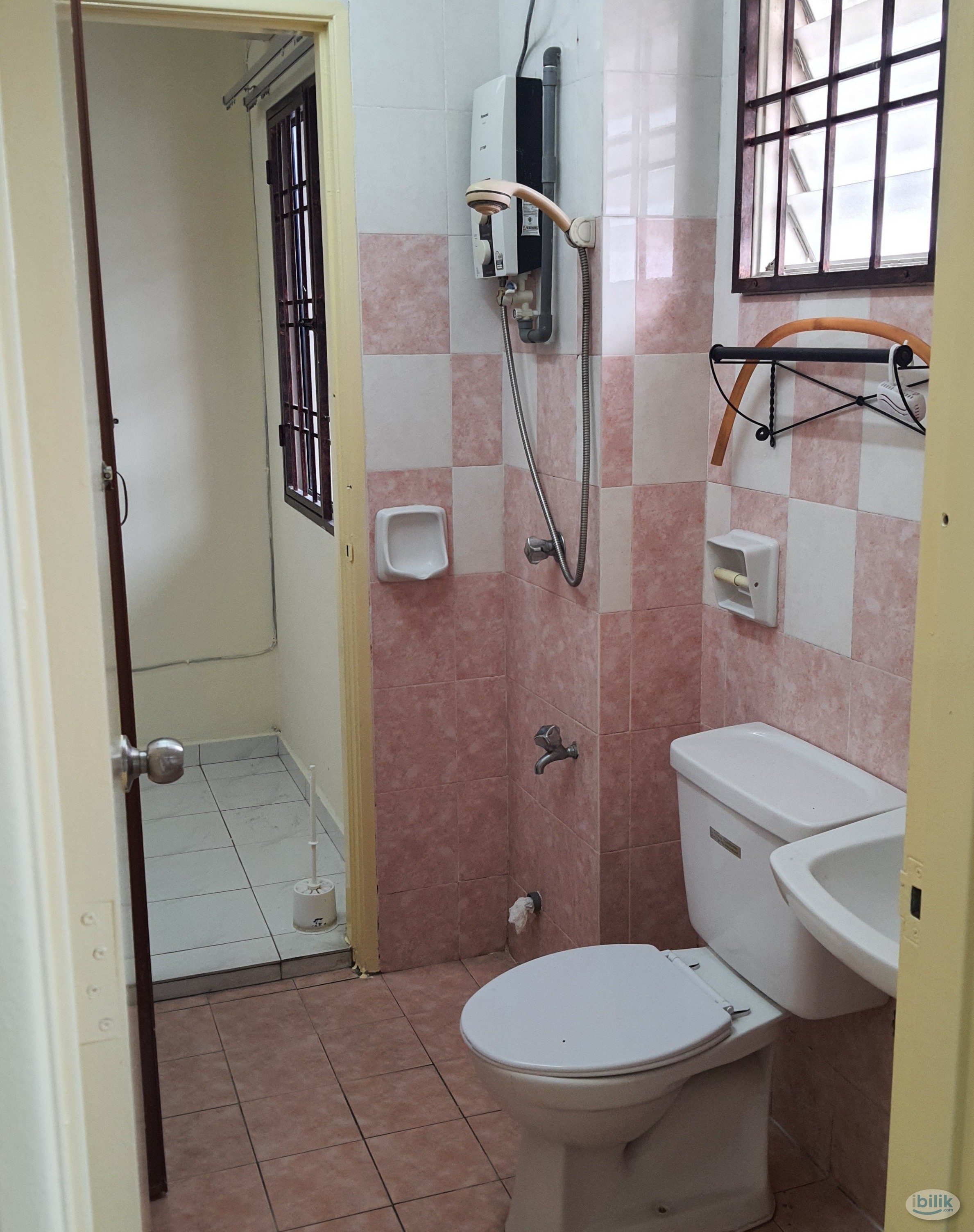 Middle Room at Bandar Botanic, Klang - Image 3