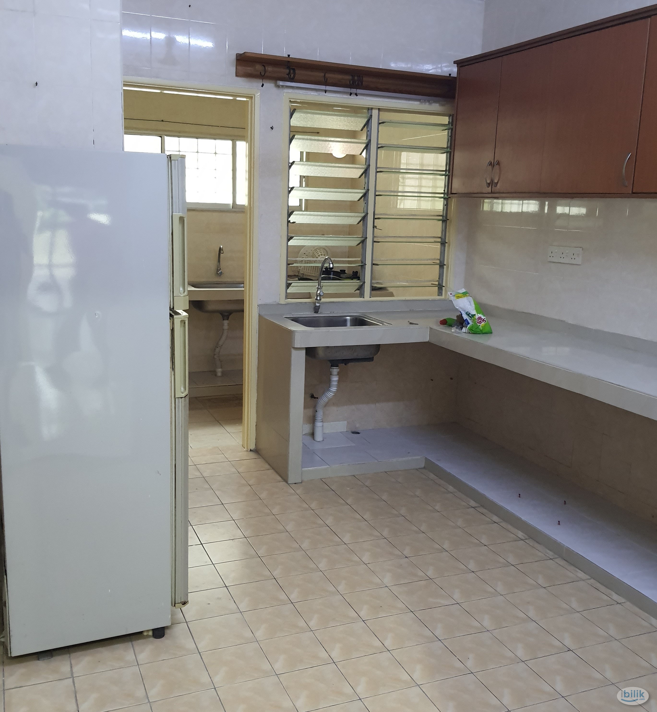 Middle Room at Bandar Botanic, Klang - Image 4