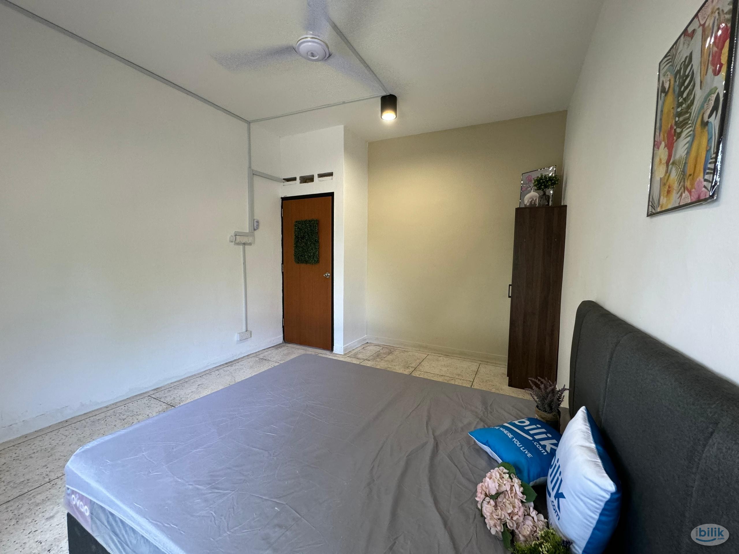 ✨LOW DEPOSIT✨Cool Living Room Walk 6 mins to CIQ Johor Bahru, Johor - Image 4