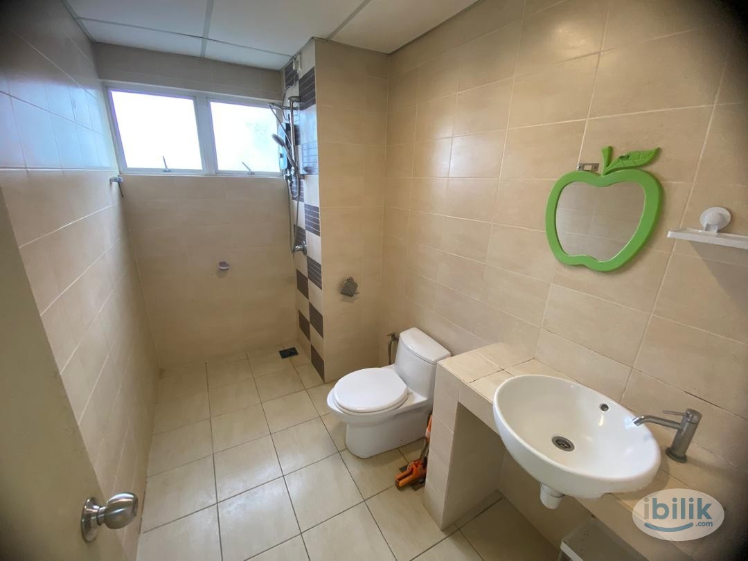 MALE MEDIUM Room at Cova Suites, Kota Damansara - Image 3