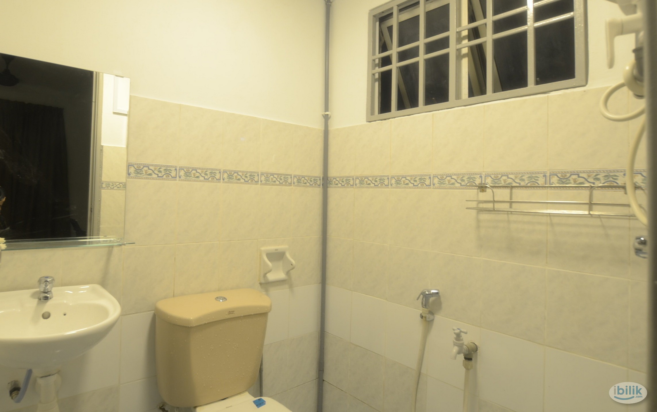 (Female/Couple ) : Master Room Near LRT IOI & Pusat Bandar Puchong,Bandar Puteri, Setia Walk,PFCC - Image 3