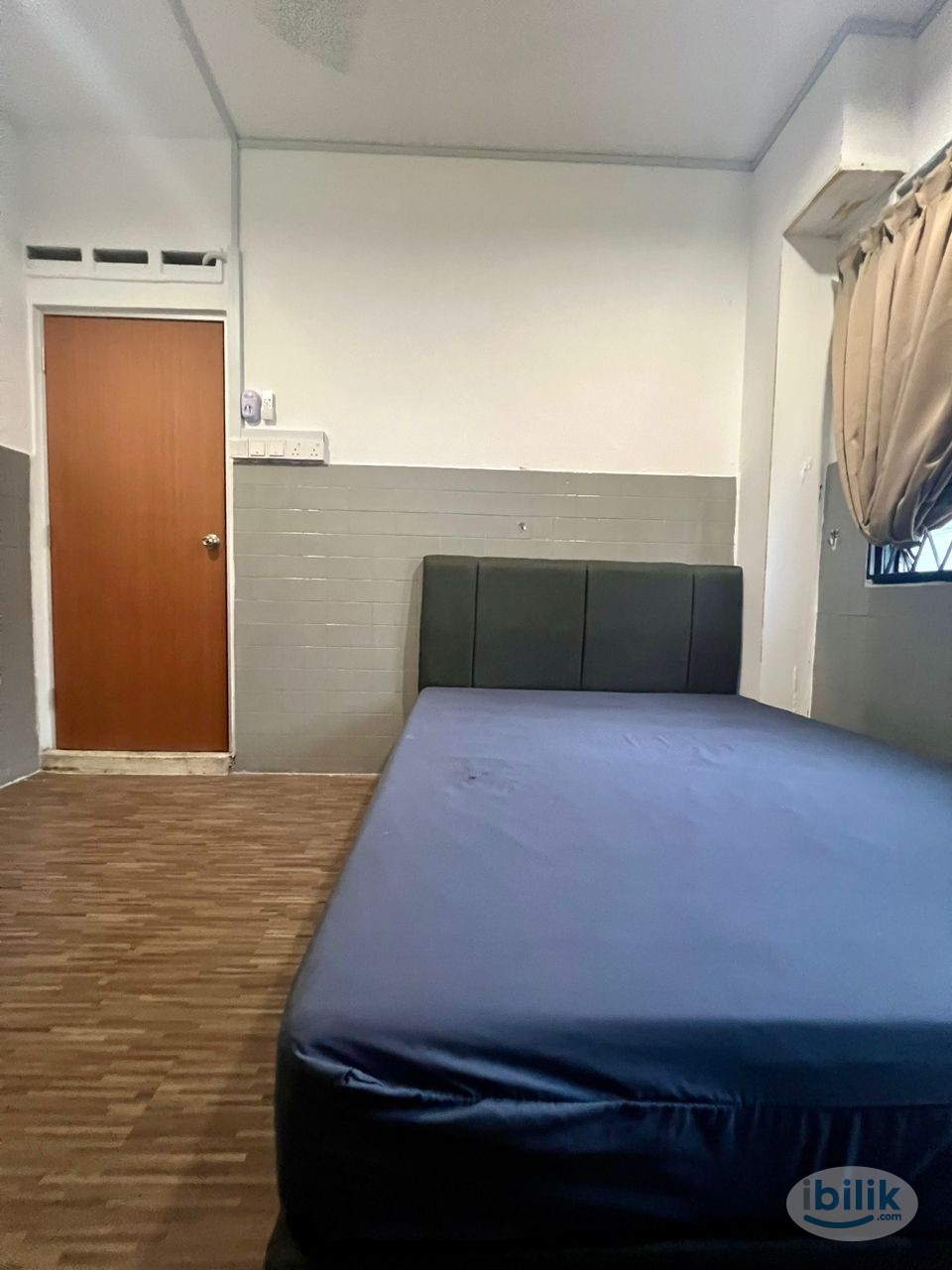 📍🚶 Near to CIQ Customs/ JB Central ( by walking distance )🛏️ Aircond room available now - Image 3