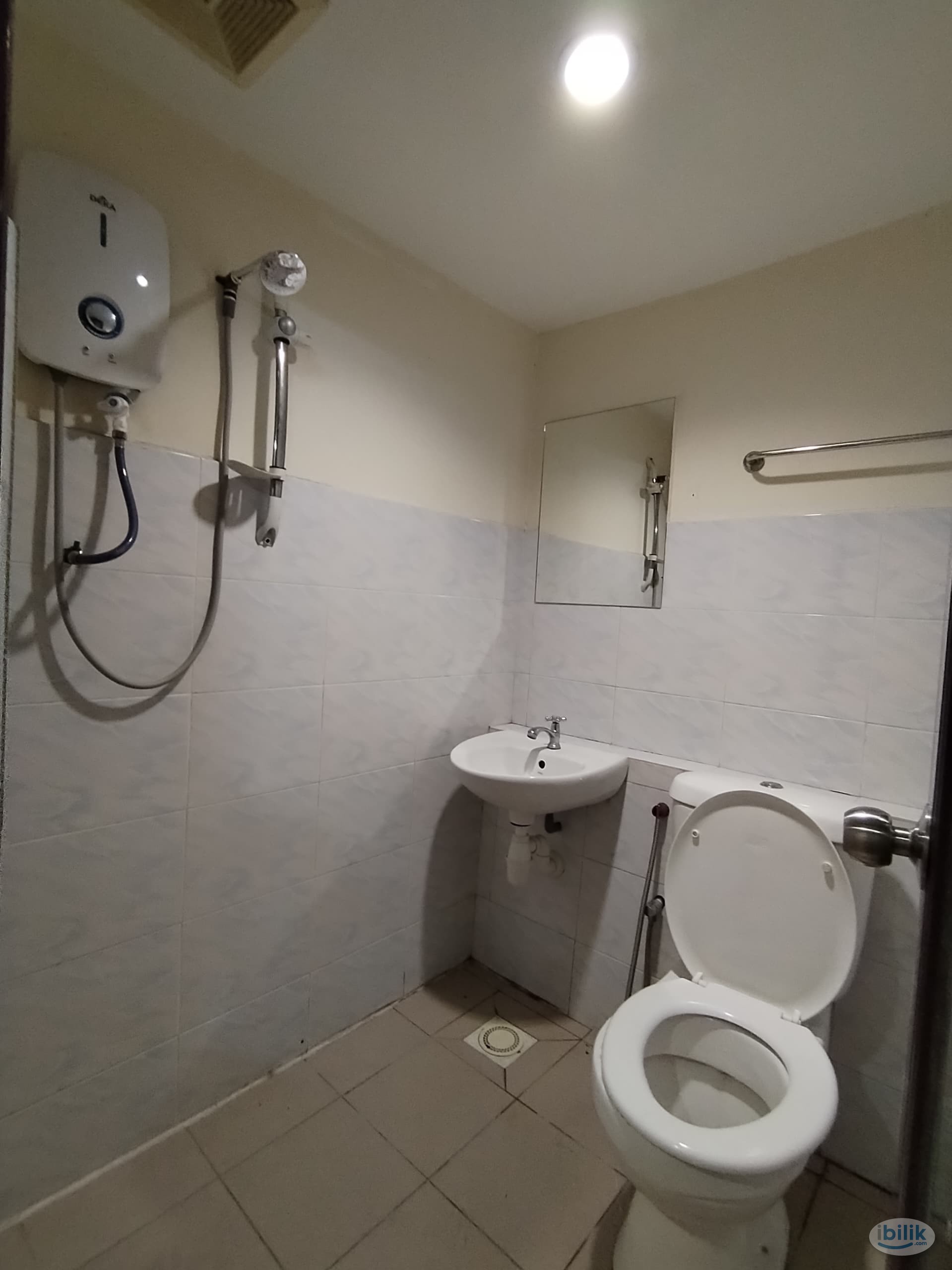 Zero Deposit ⭐️ Room for Rent + Private Toilet at Kajang - Image 2
