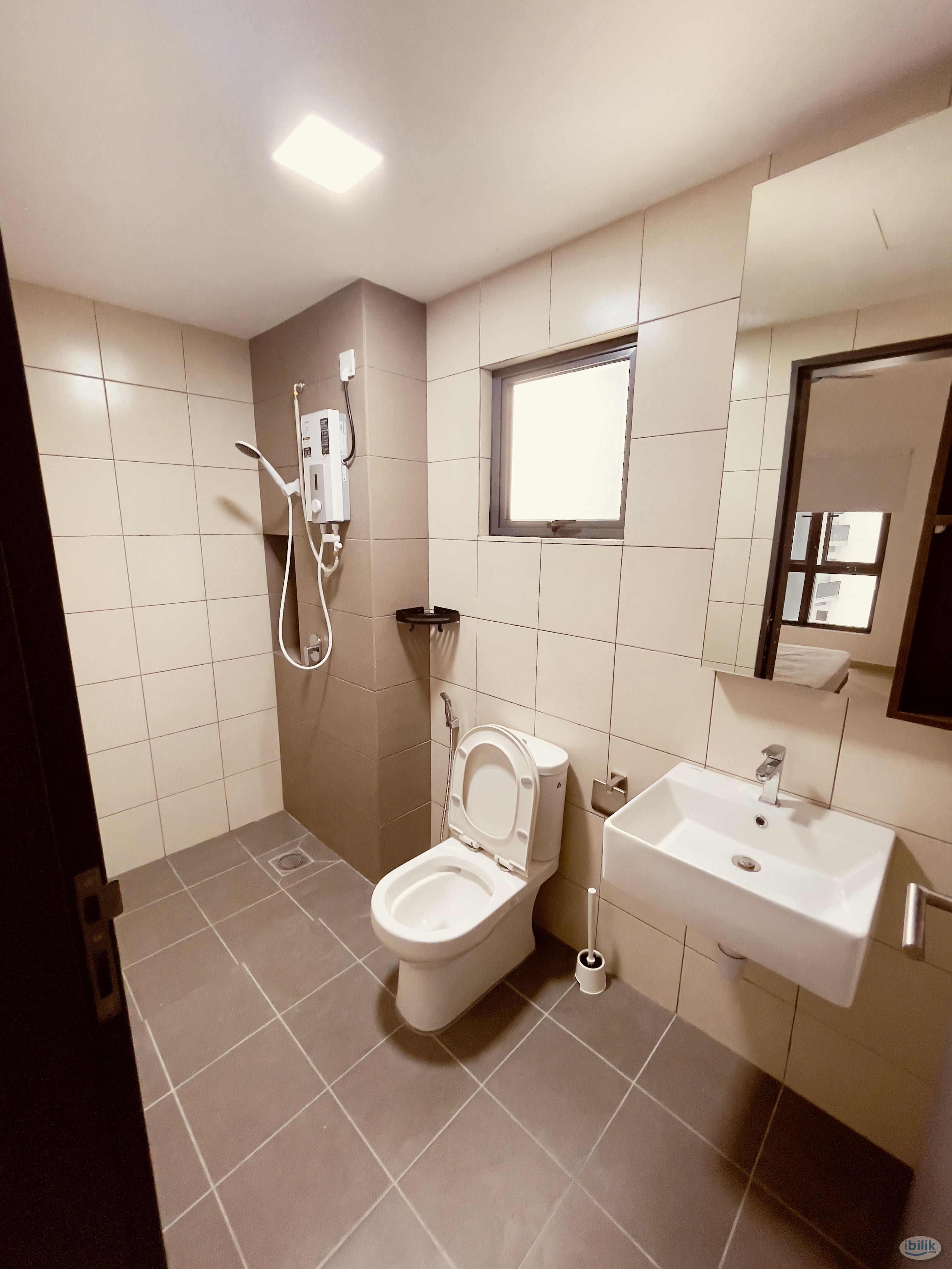 Master Room at D'Quince Residence, Damansara Perdana - Image 5