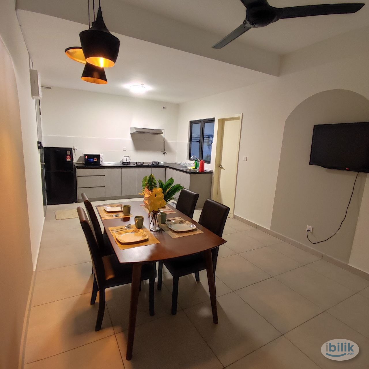 Fully Furnished Middle Room near MRT to UPM - Image 5