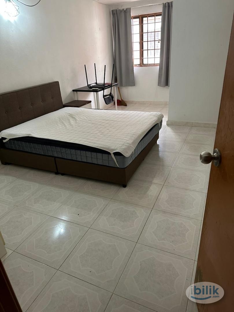 😍Medium Room For Rent At Bandar Utama😍Nearby📍Center Point,One Utama,Avante Hotel,First Avenue,First University,Meng Tien - Image 1