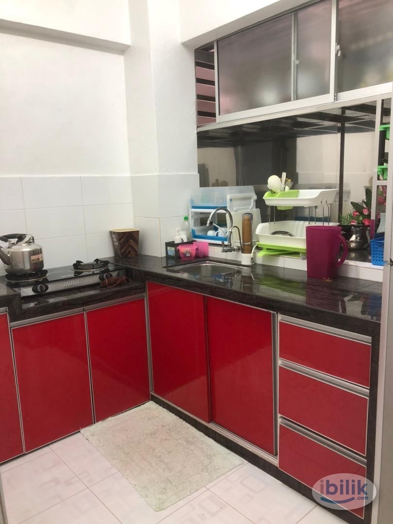 Halaman Kristal Blok 5, Jelutong Single room - Image 2