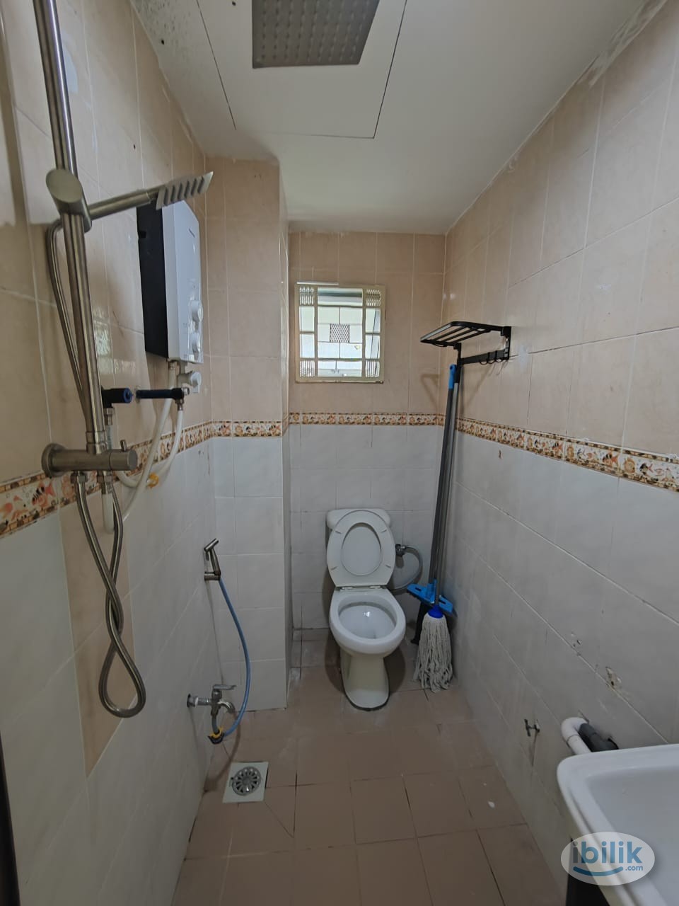 female only Middle Room at Sungai Buloh sri damansara kepong - Image 4