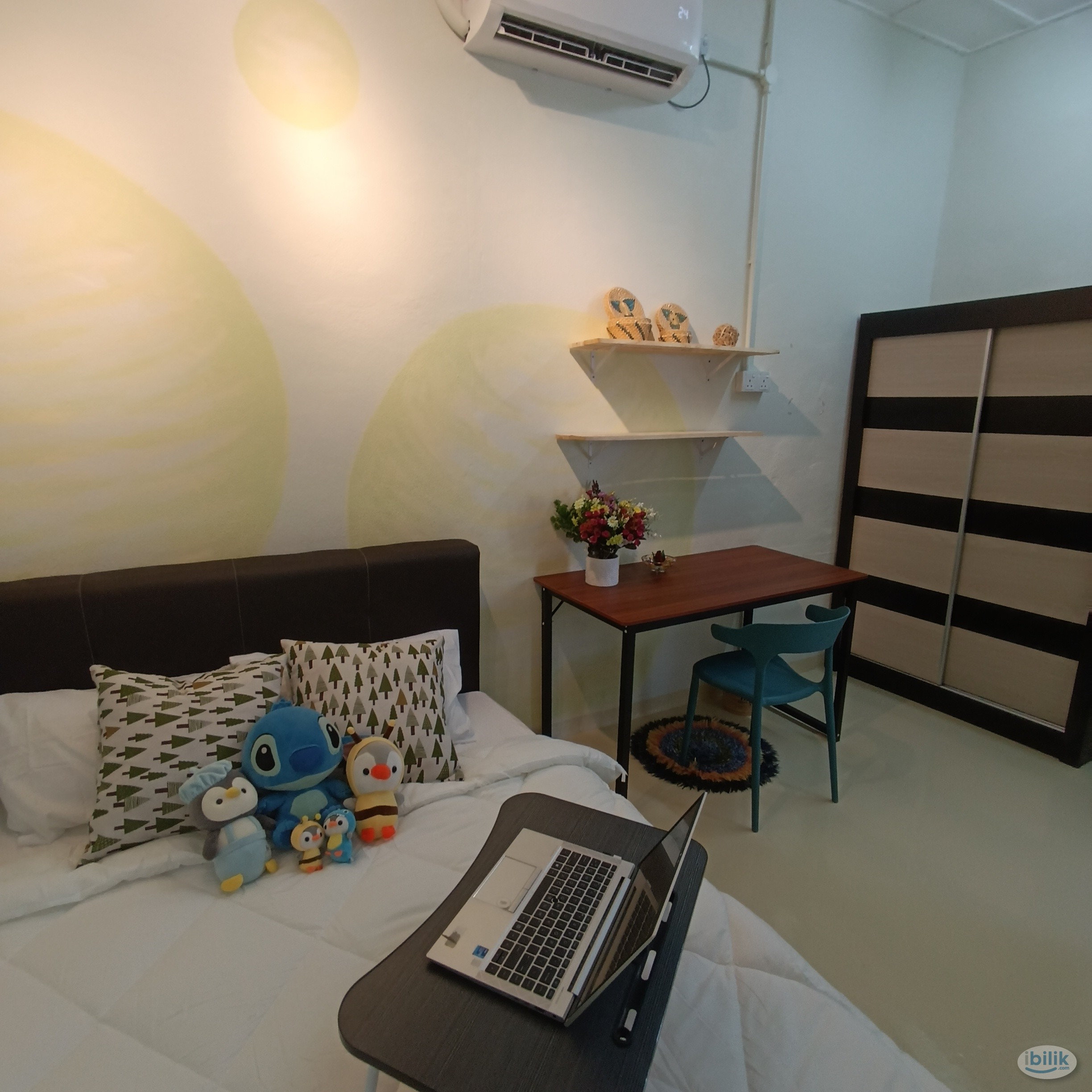 MIDDLEROOM AVAILABLE FOR IMMEDIATE MOVE IN! - Image 2