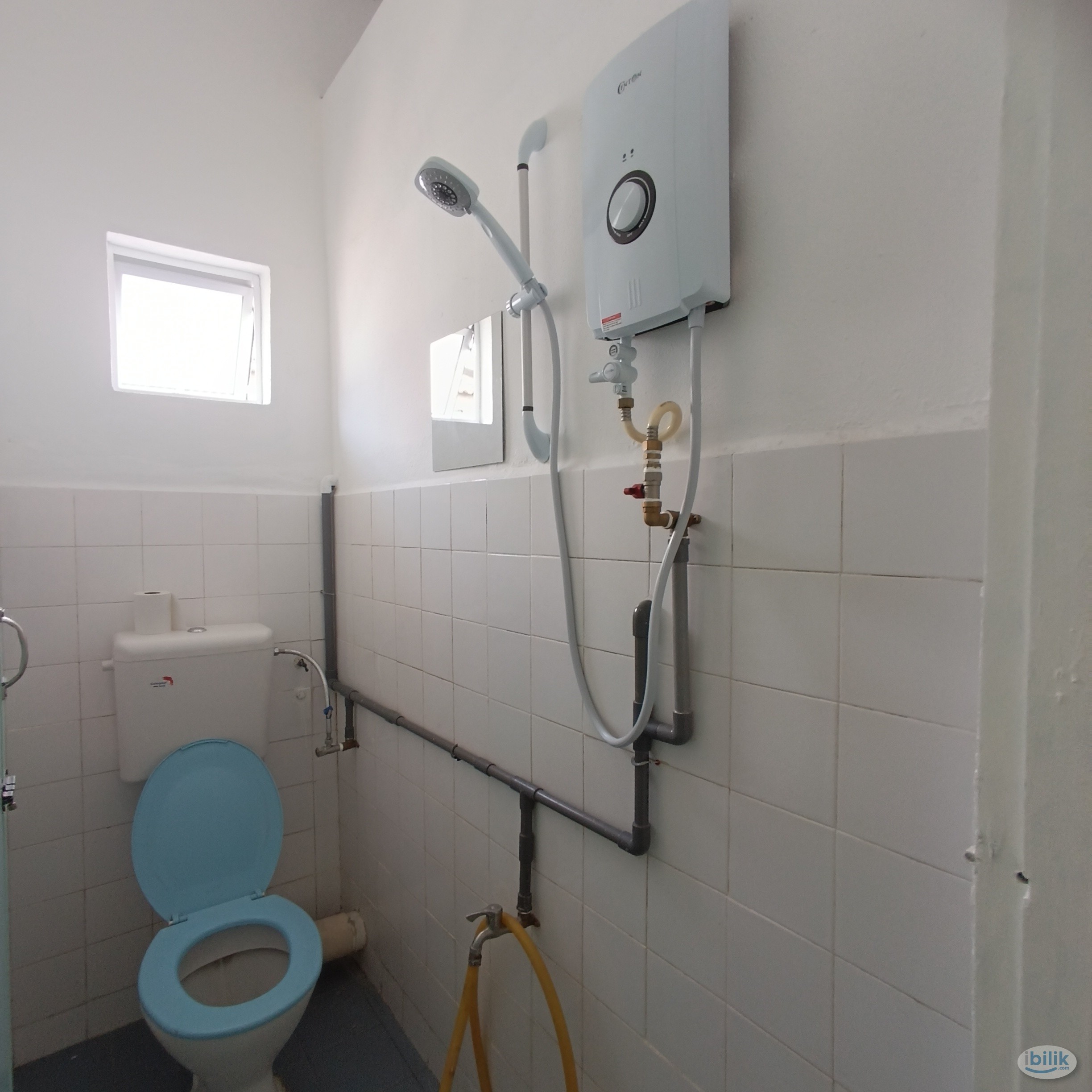 MIDDLEROOM AVAILABLE FOR IMMEDIATE MOVE IN! - Image 3
