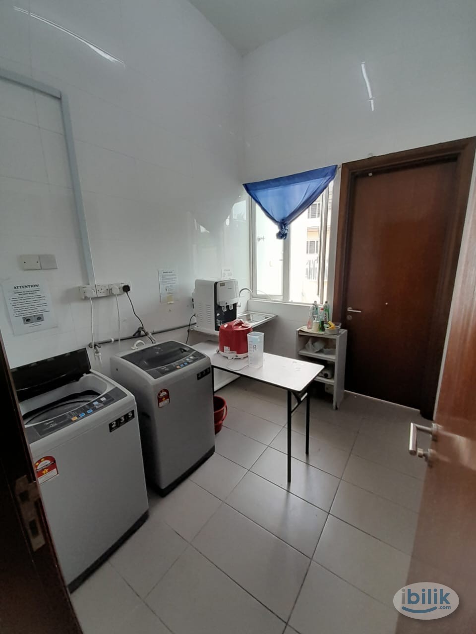 1 min Walking Distance to LRT TAMAN PARAMOUNTSingle Room at TamanParamount - Image 5