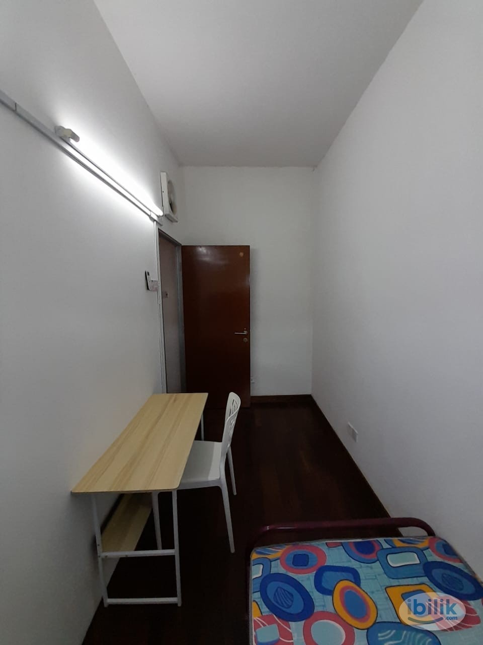 1 min Walking Distance to LRT TAMAN PARAMOUNTSingle Room at TamanParamount - Image 2