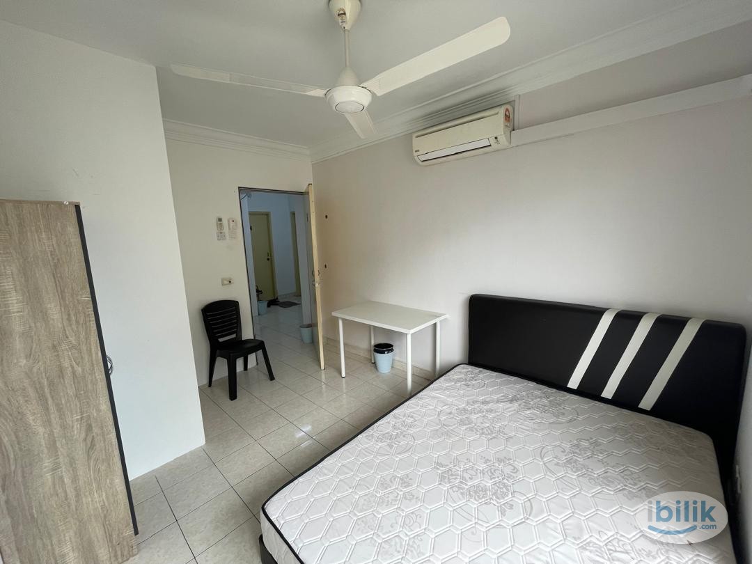 Walking Distance to MRT Surian/Sunway Nexis/The Strand, 2 Station to 1Utama Shopping Mall, 3 Station to TTDI, Middle roo - Image 1