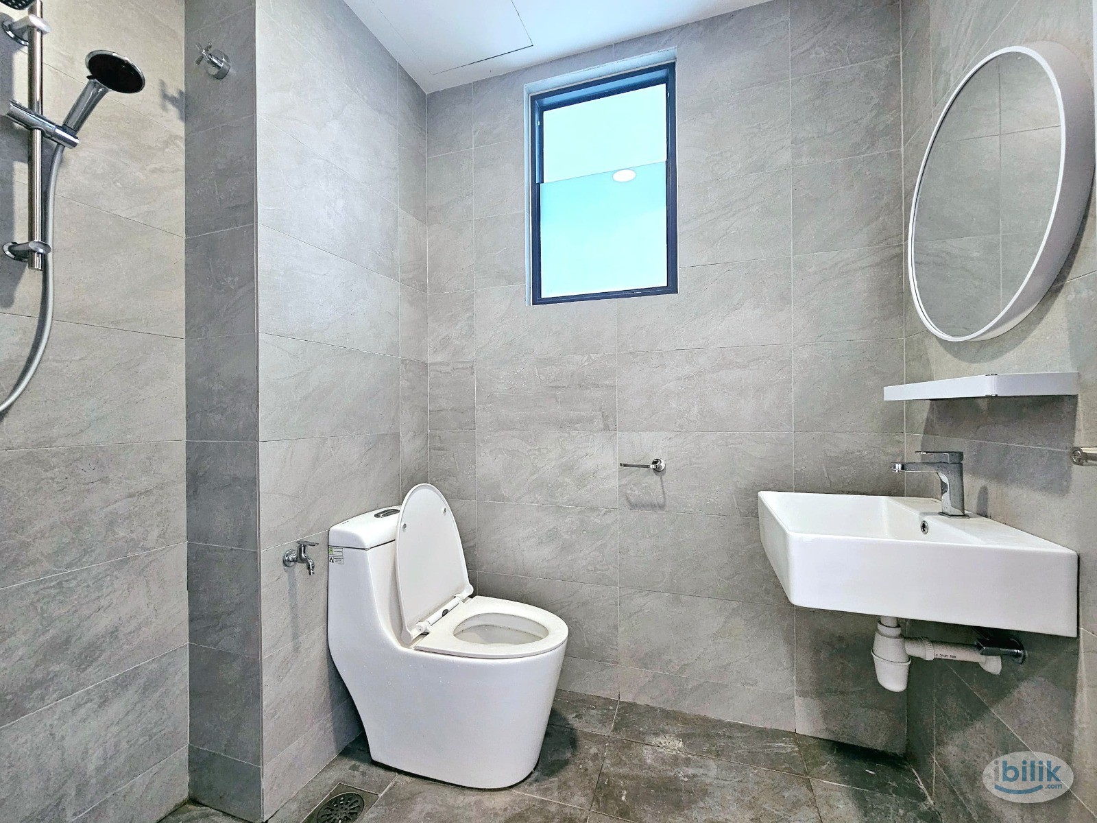 Sunsuria forum room for rent - Image 5