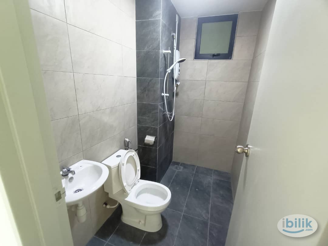 Master Room at Bintang Residensi, Bukit Jalil - Image 5