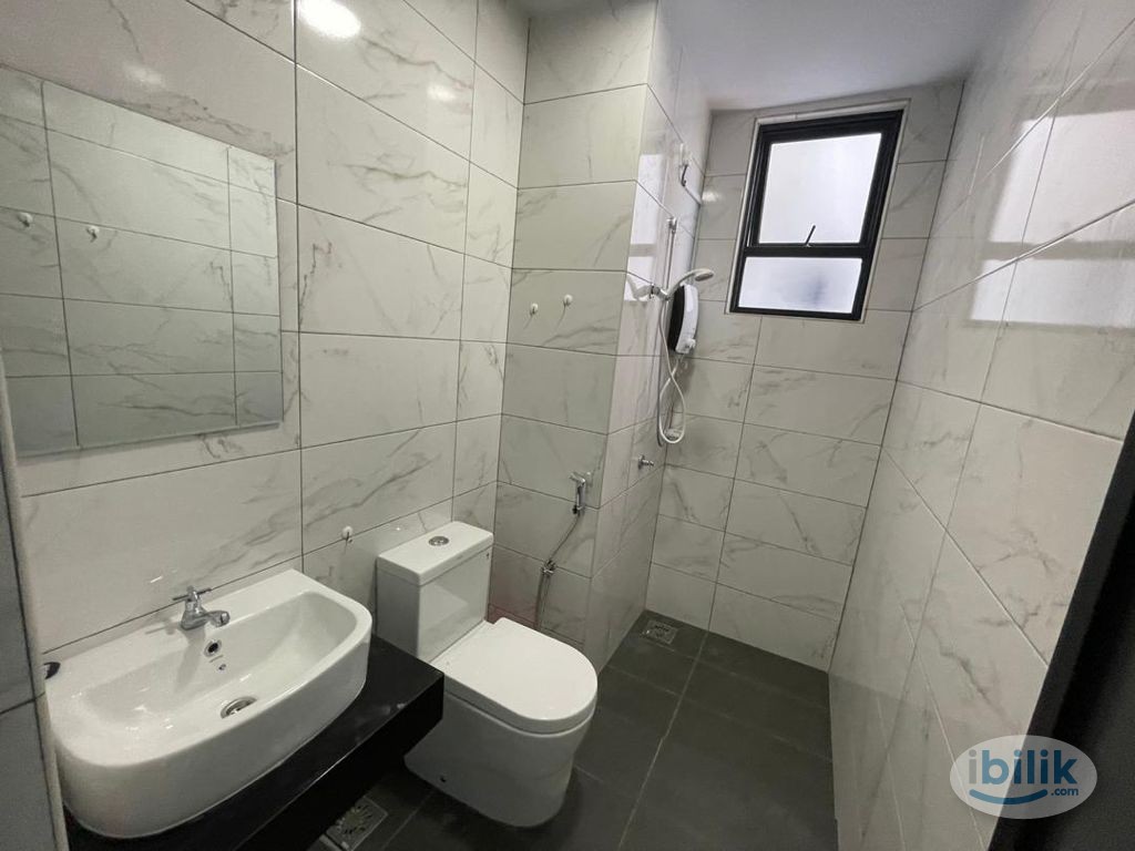 Middle Room with Balcony at Abel Residence Condominium, Bukit Mertajam, Seberang Perai - Image 2