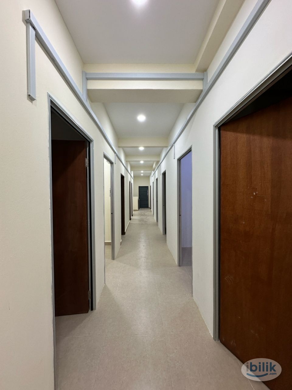 NEW  UNIT Single Room at Bandar Puchong Jaya, Room with Air-Condition in Jalan Kenari,  3mins 🚶 ♂️ to LRT Station - Image 2