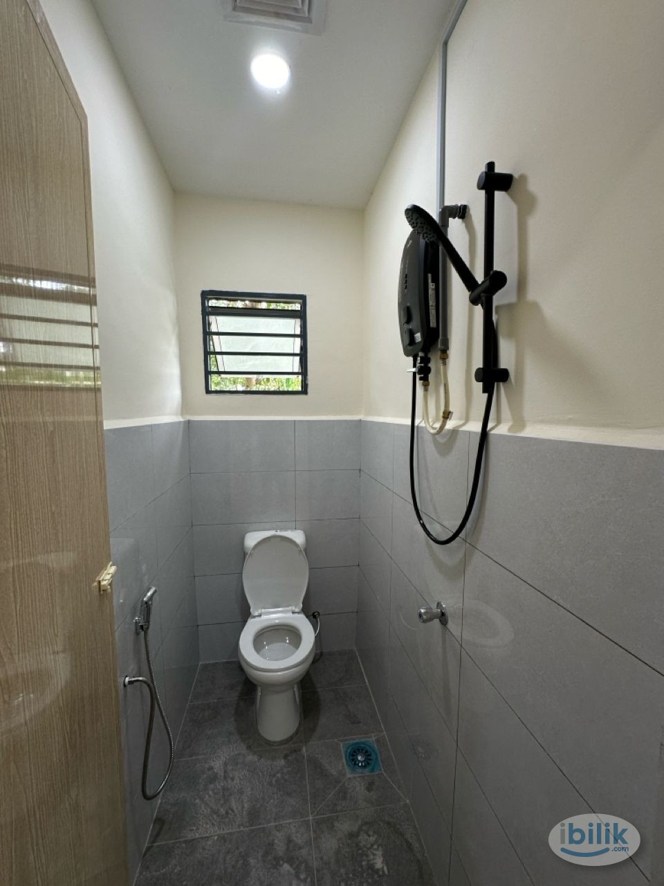NEW  UNIT Single Room at Bandar Puchong Jaya, Room with Air-Condition in Jalan Kenari,  3mins 🚶 ♂️ to LRT Station - Image 5