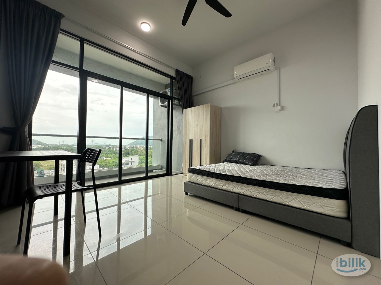 Cozy Middle Room with balcony at Abel Residence Condominium, Bukit Mertajam, Seberang Perai - Image 1