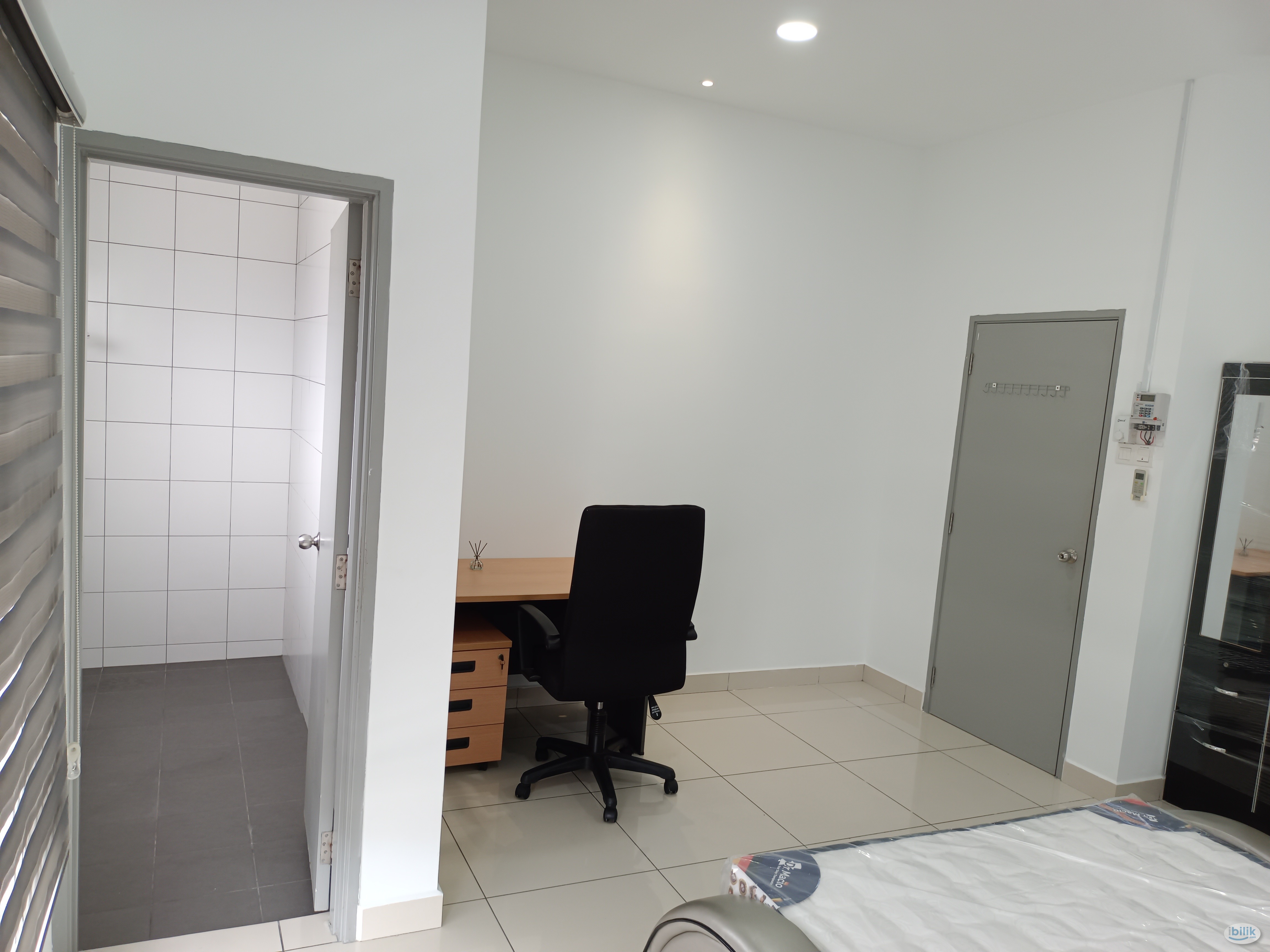 Master Room c/w Private Bathroom & Included Utility & Unifi for Rent in Bandar Botanic Gated Guarded House - Image 3