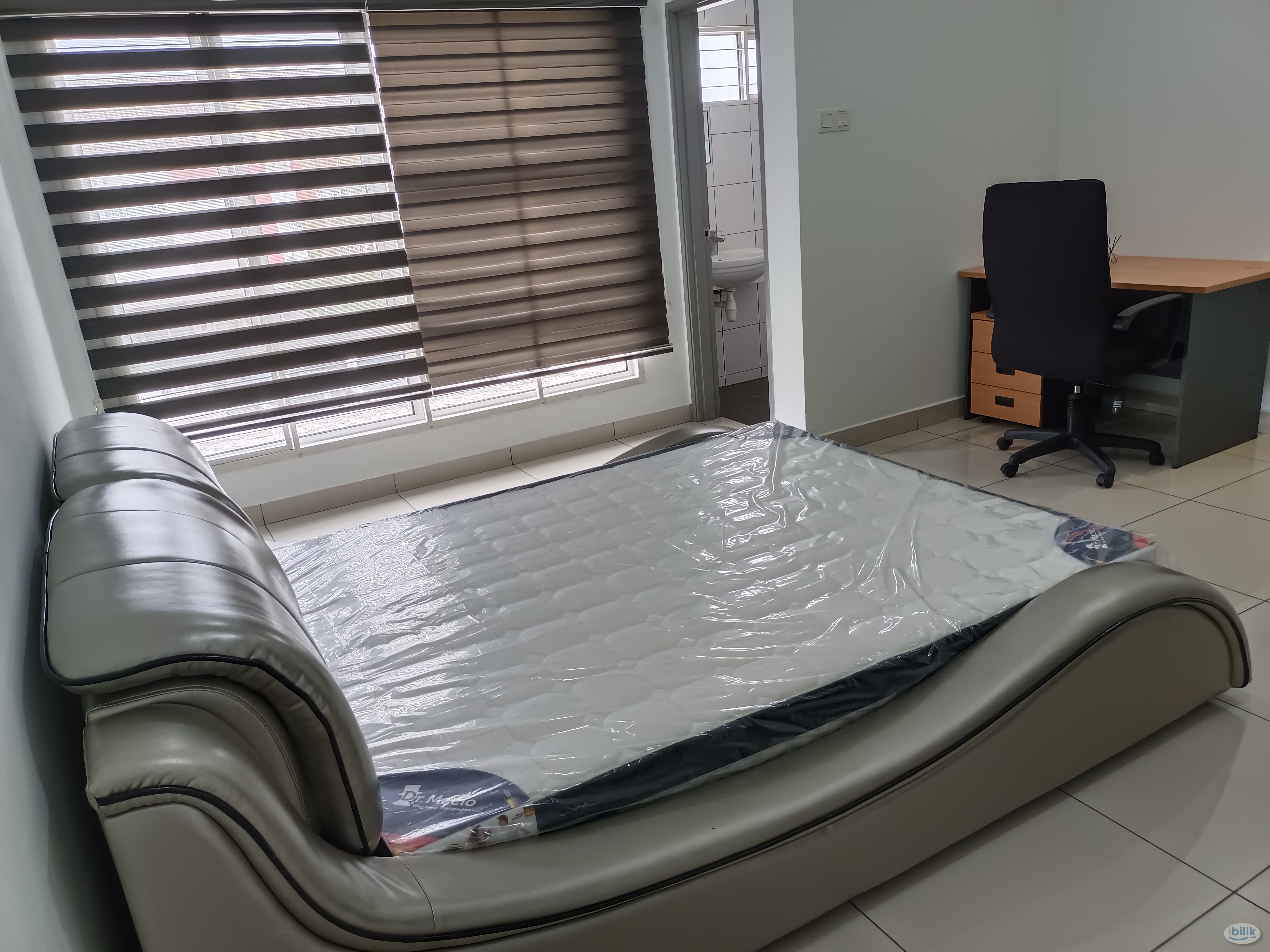 Master Room c/w Private Bathroom & Included Utility & Unifi for Rent in Bandar Botanic Gated Guarded House - Image 4