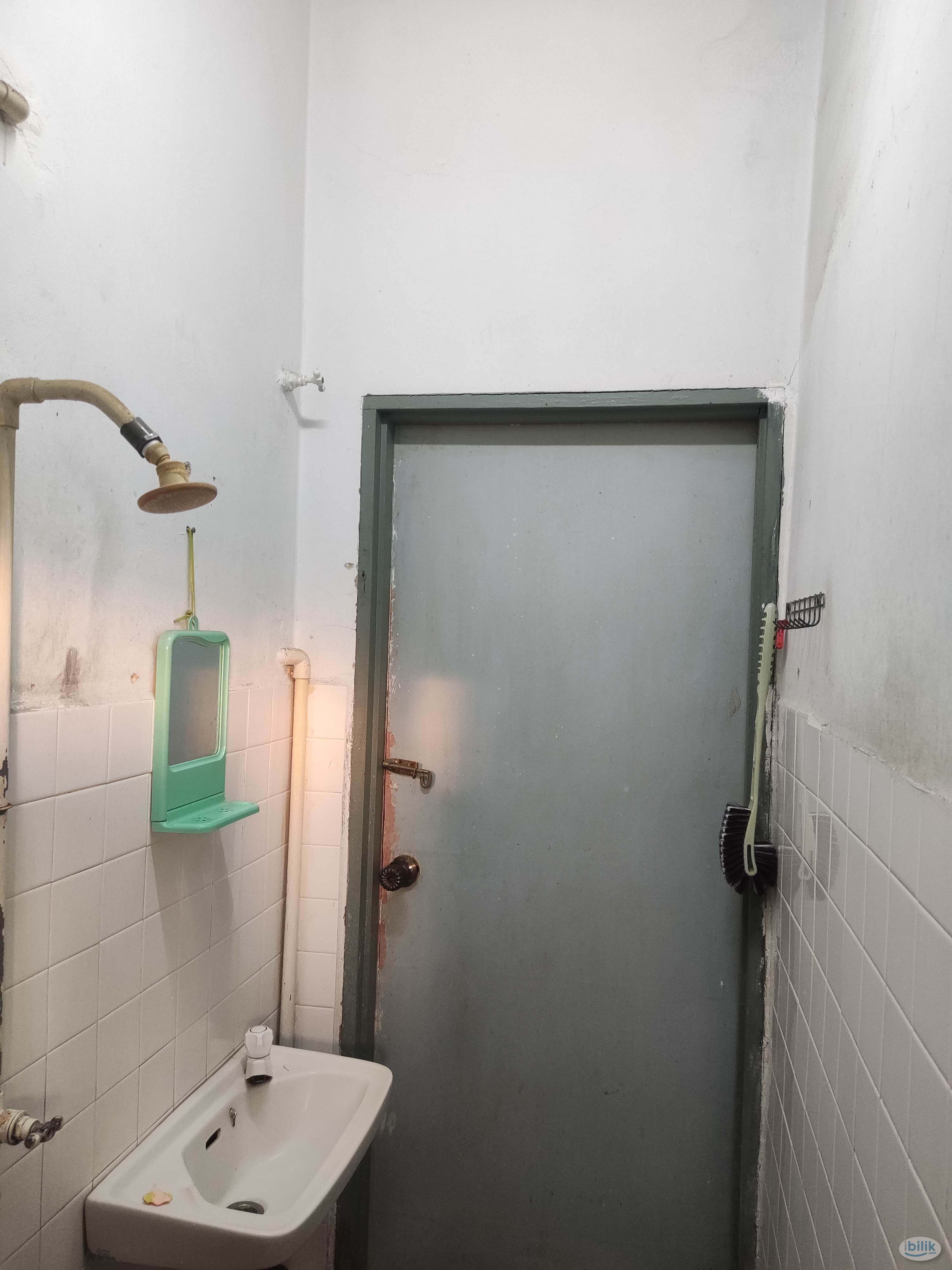 Room For Rent With Balcony - Image 2
