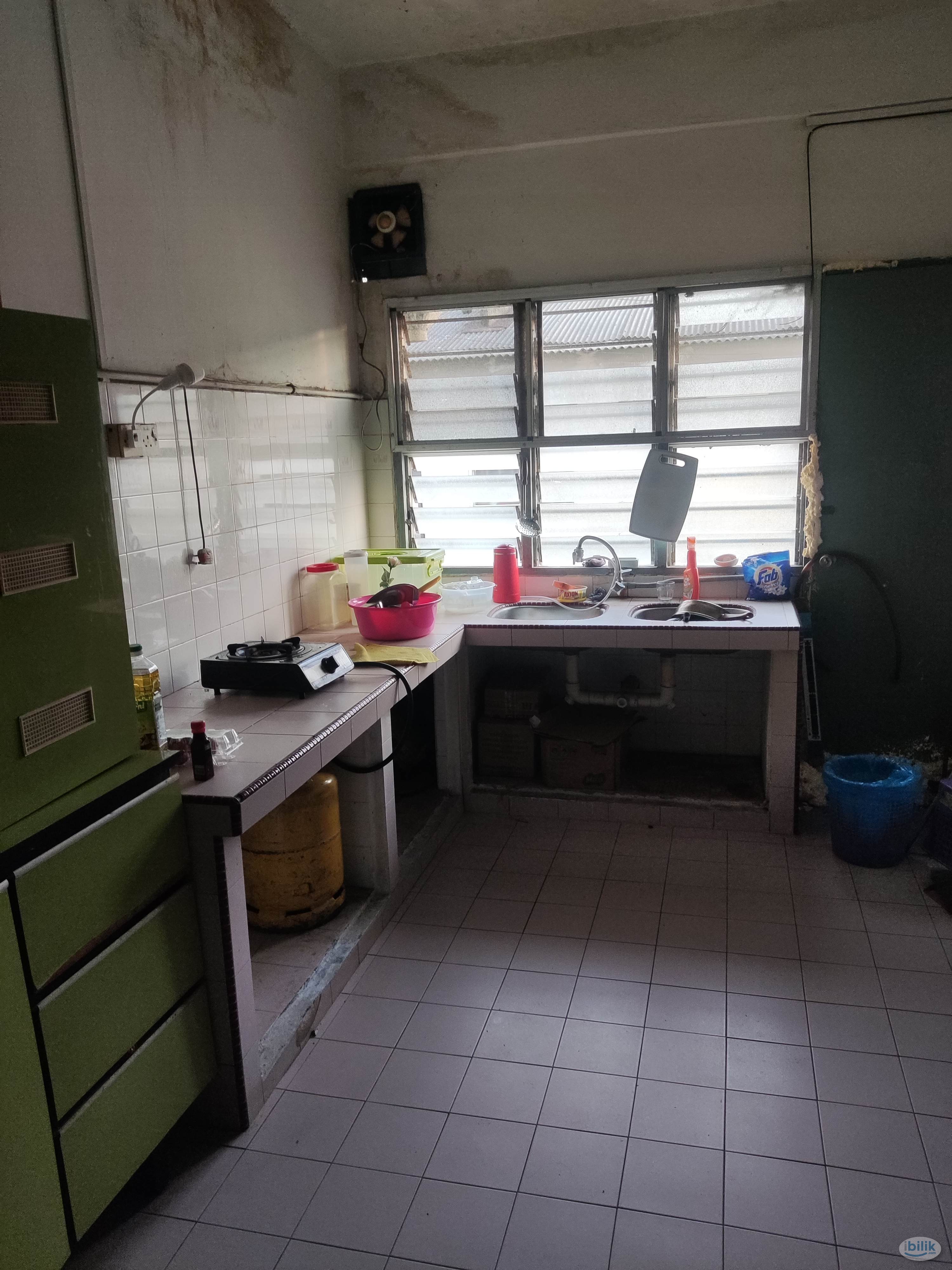 Room For Rent With Balcony - Image 3