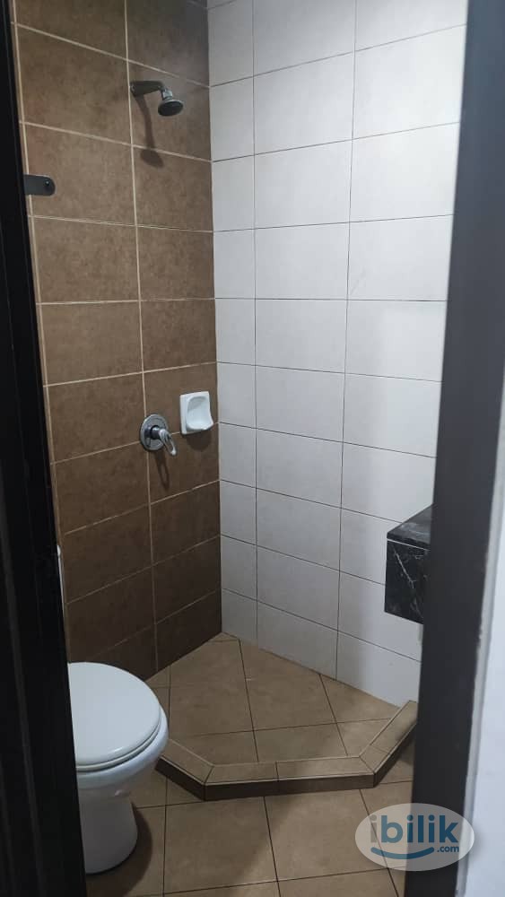 Middle Room at Desa Idaman Residences, Puchong - Image 4
