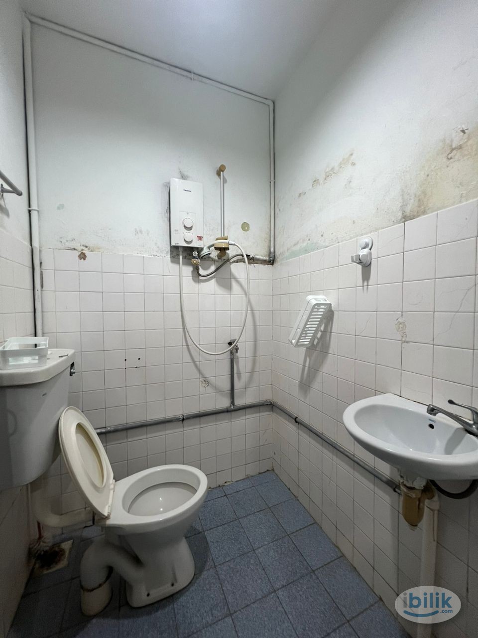📣Booking fees only RM 300 🛏️ Single room with air-conditioned and fully furnished rent near to CIQ customs - by 5 mins d - Image 3