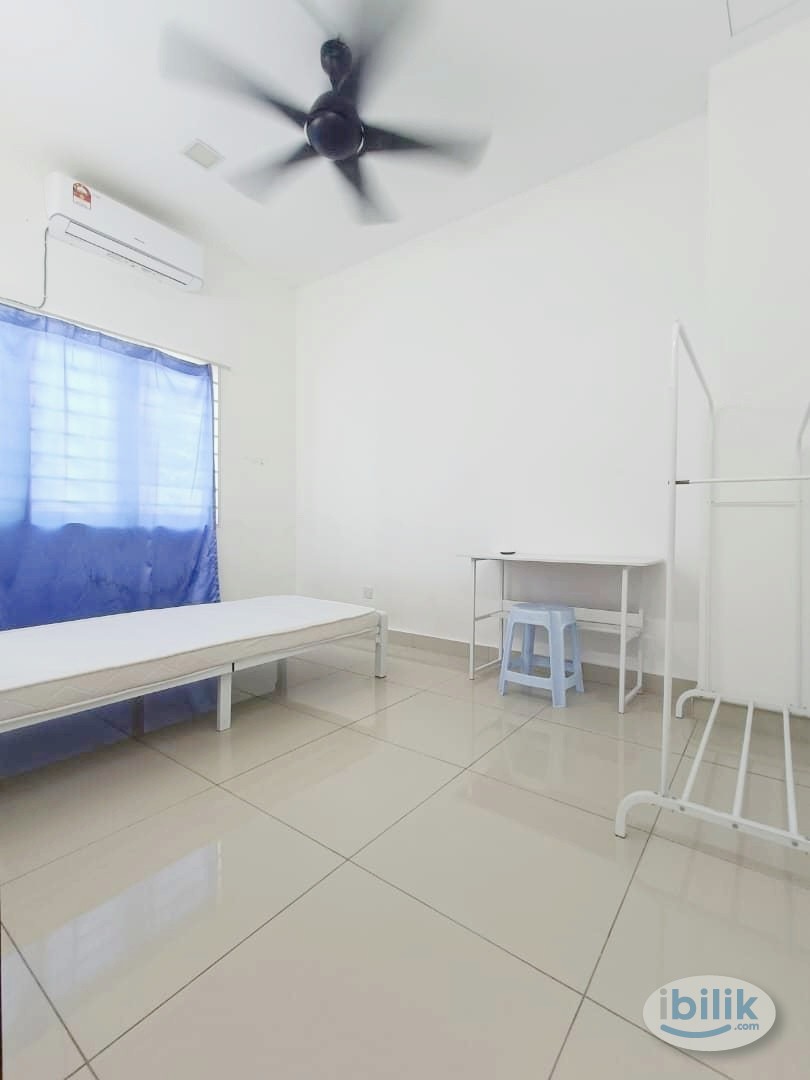 Nearby Top Glove , meru, Middle Room at Setia Alam, Shah Alam - Image 1