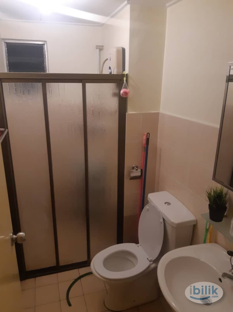 🔥Koi Tropika Condominium SINGLE ROOM BUILT IN CABINET Fully Furnished with WIFI🔥 - Image 1