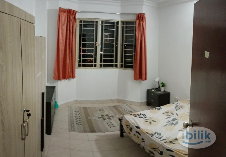 Master Room at Koi Tropika, Puchong with WiFi - Image 1