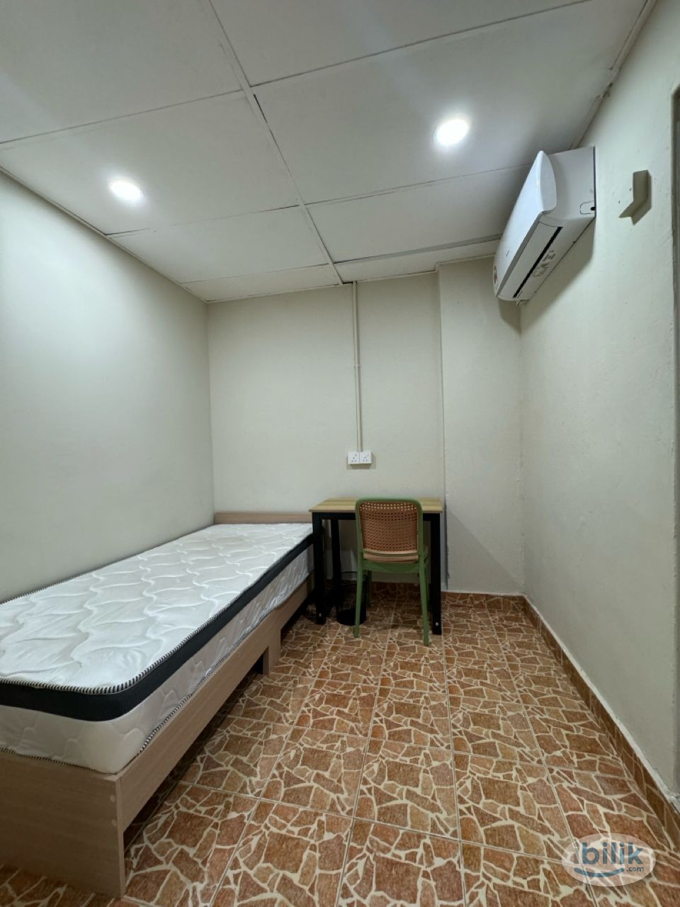 Brickfield walking distance to Nu Sentral 🥰🚉 - Image 3