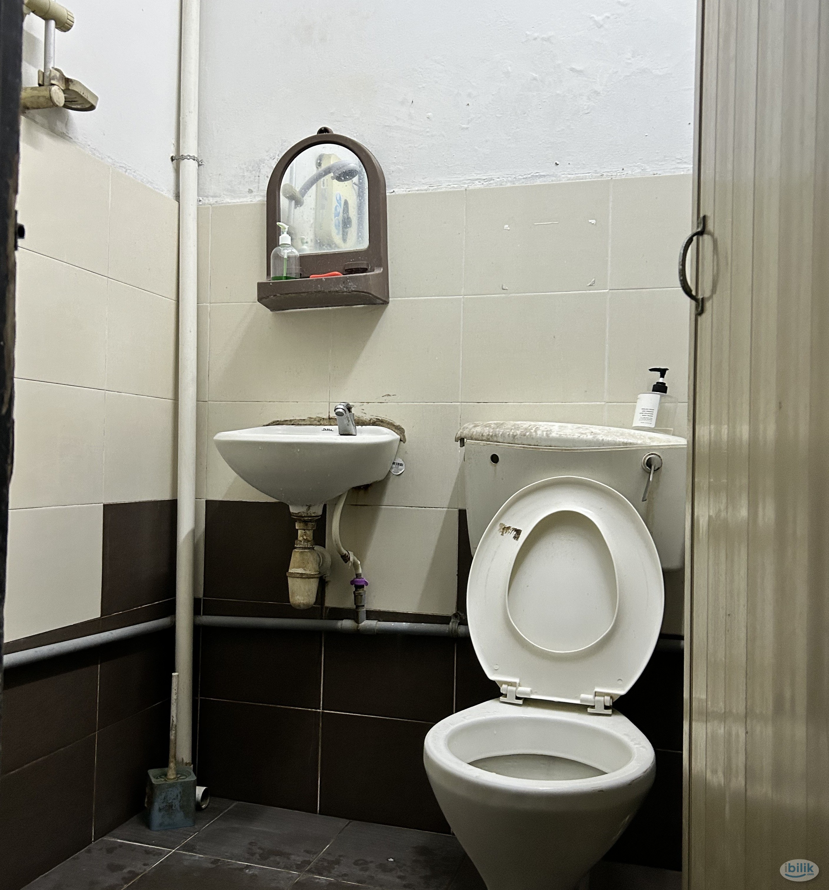 Middle Room at Taman Connaught, Cheras - Image 3