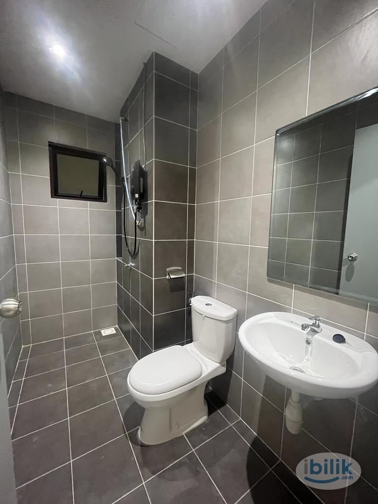 Master Room(Fully Furnished) at 99 Residence, Taman Wahyu - Image 4