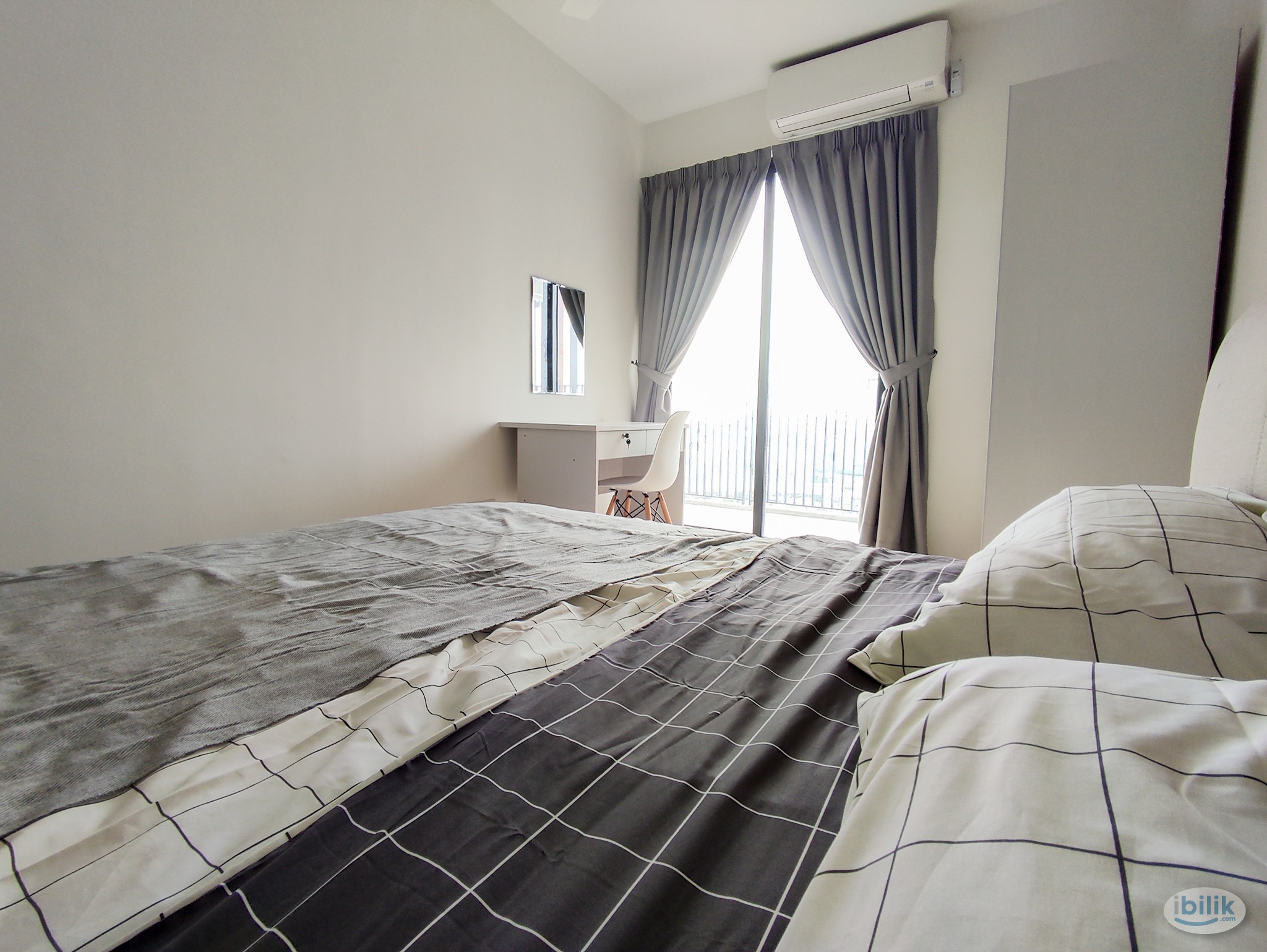 mix gender‼️(Master Room A w toilet) WIFI AirCond Near MRT BUS at Emporis, Kota Damansara Sungai Buloh Bandar Utama TTDI - Image 2