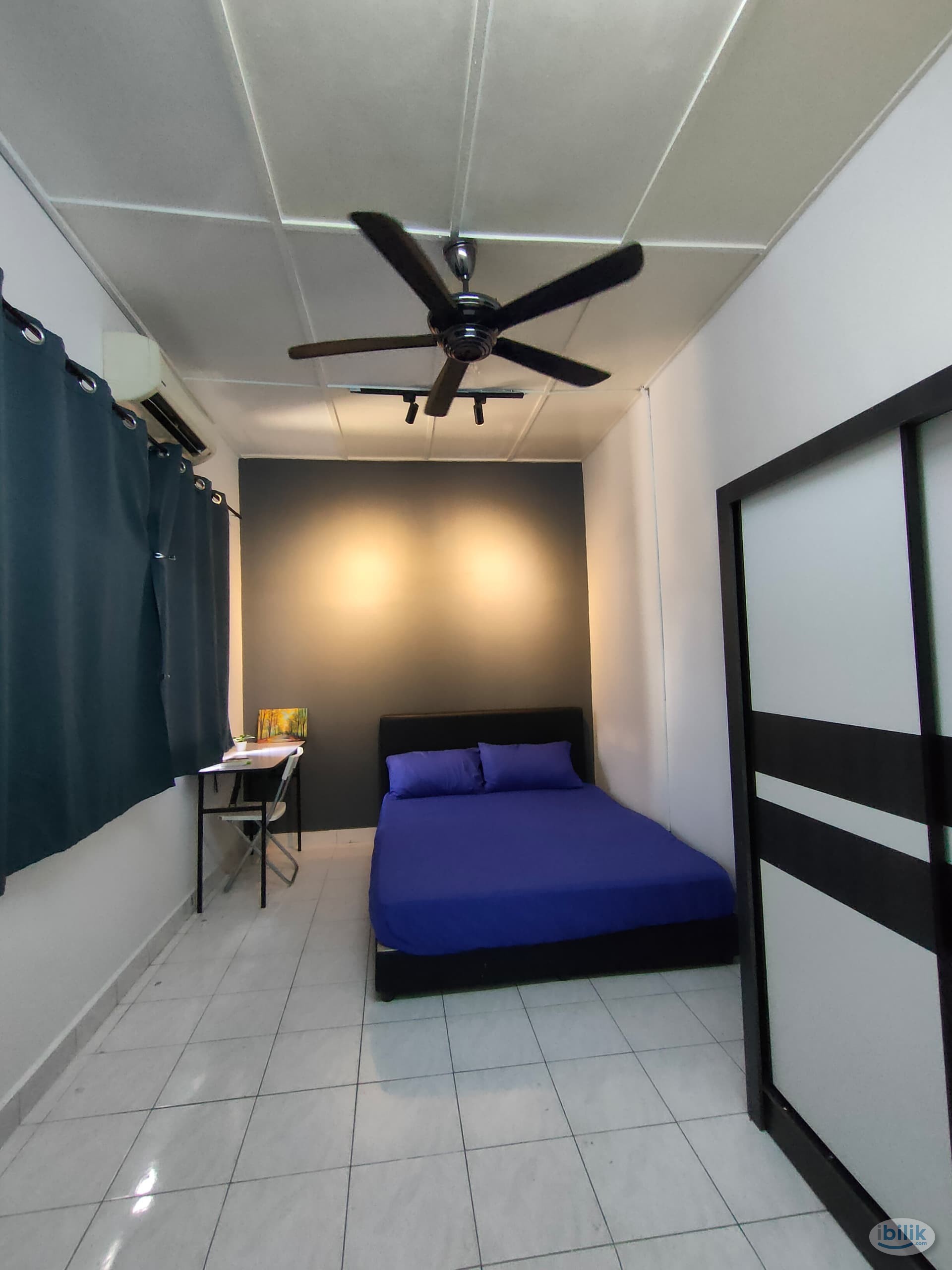 Middle Room at Kelana Jaya, Petaling Jaya - Image 1